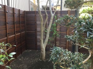 垣根の施工 ビフォーアフター 埼玉県 芝生 植木 庭木 お庭のリフォーム つくし乃園